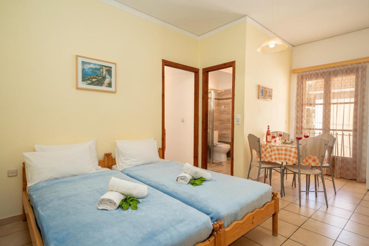 Alexatos Studios&Apartments Agia Efimia Exterior foto