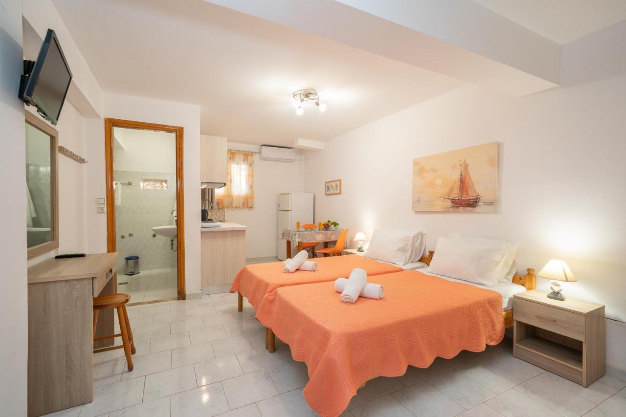 Alexatos Studios&Apartments Agia Efimia Exterior foto