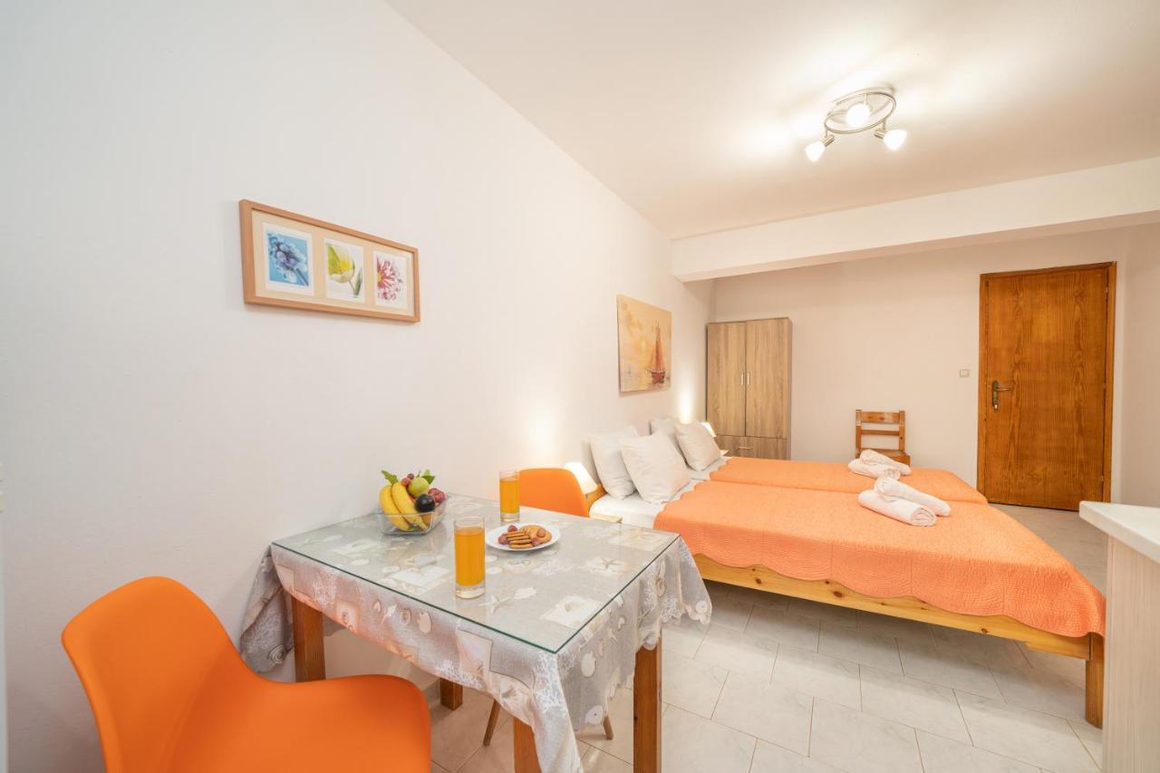 Alexatos Studios&Apartments Agia Efimia Exterior foto